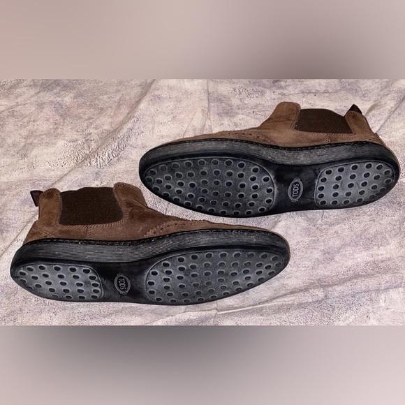 Tod’s Chelsea Wingtip Suede Nubuck Pull On Chelsea Ankle Boots 8.5 Italy 7.5 UK main image 9